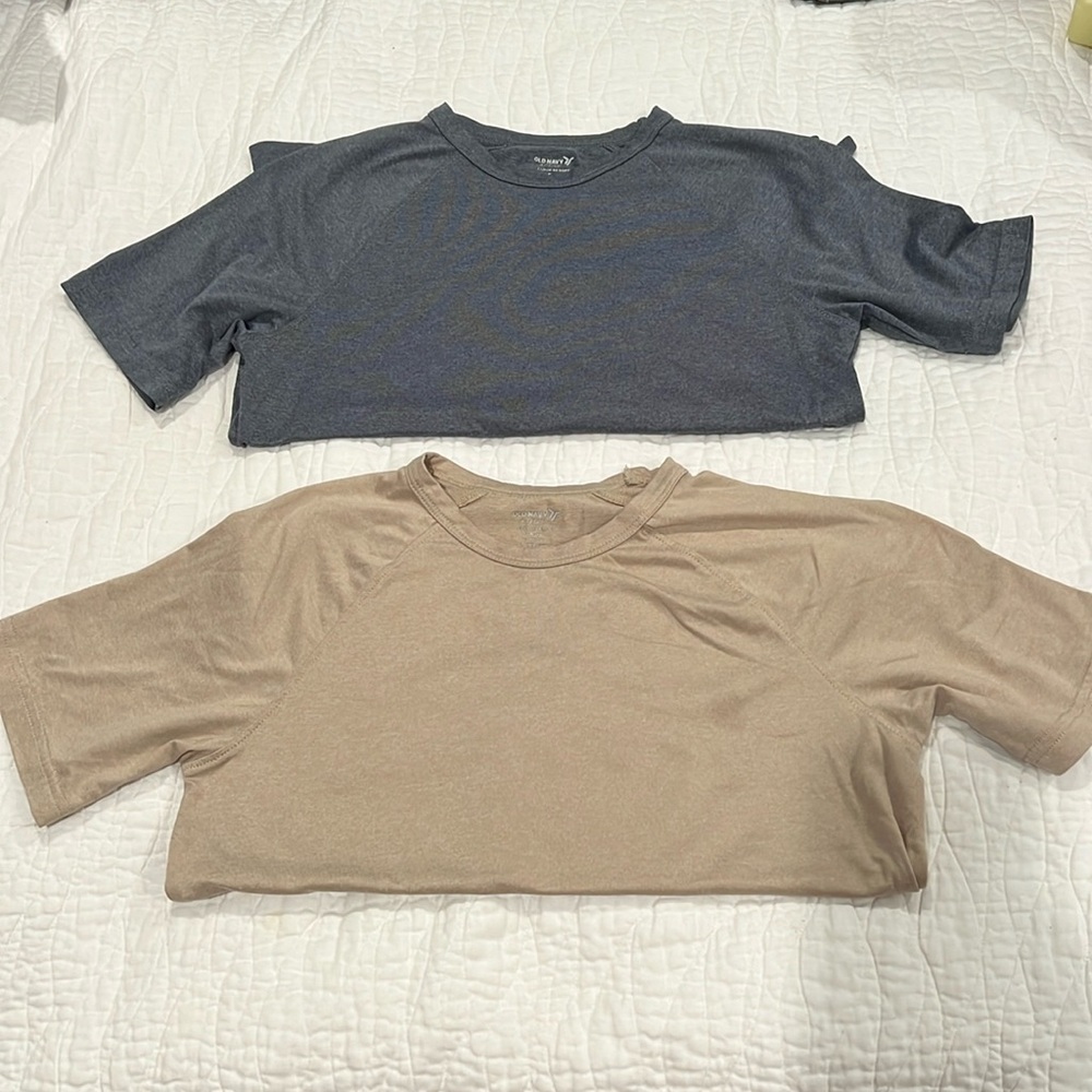 Old Navy Active Cloud 94 Shirts - set of 2
